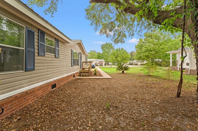 160 Saint Christopher Circle, Pawleys Island, SC 29585
