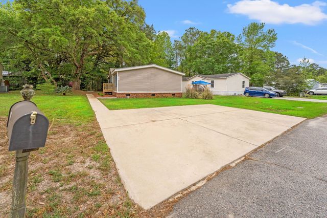 160 Saint Christopher Circle, Pawleys Island, SC 29585