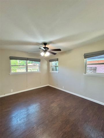 306 Line Drive, Gainesville, TX 76240