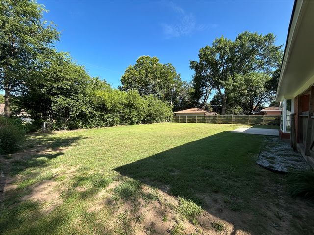 306 Line Drive, Gainesville, TX 76240