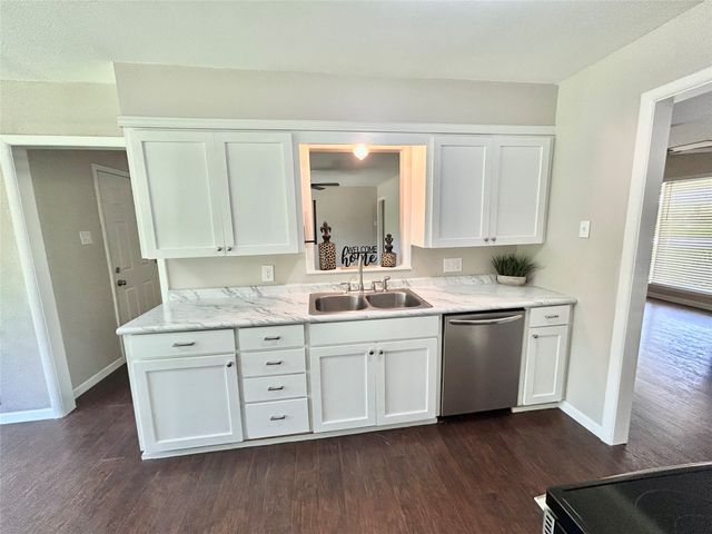 306 Line Drive, Gainesville, TX 76240