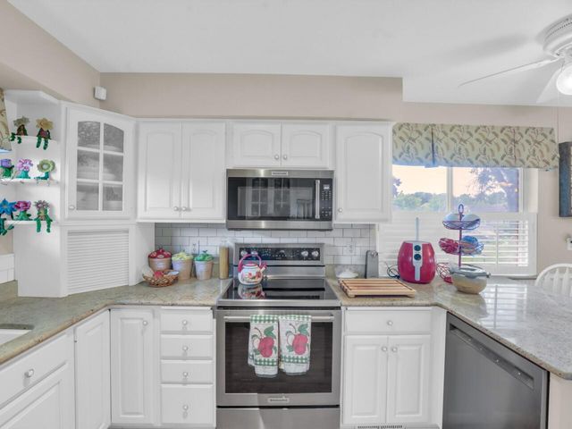 3634 S 34th STREET #3636, Greenfield, WI 53221