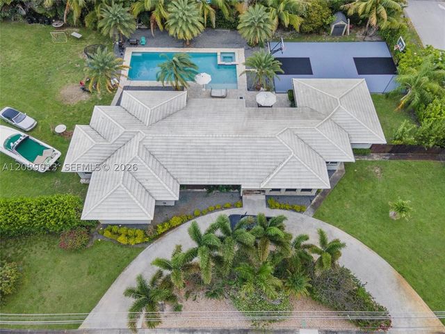 400 NE 2nd St, Pompano Beach, FL 33060