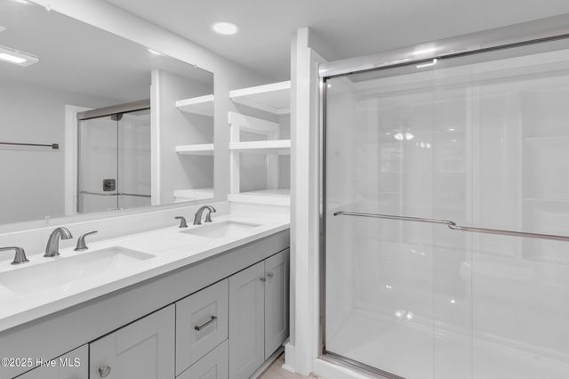 17 Burton Road, Southport, NC 28461