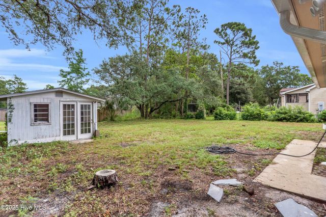 17 Burton Road, Southport, NC 28461