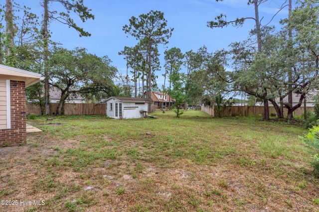 17 Burton Road, Southport, NC 28461