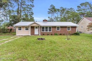 17 Burton Road, Southport, NC 28461