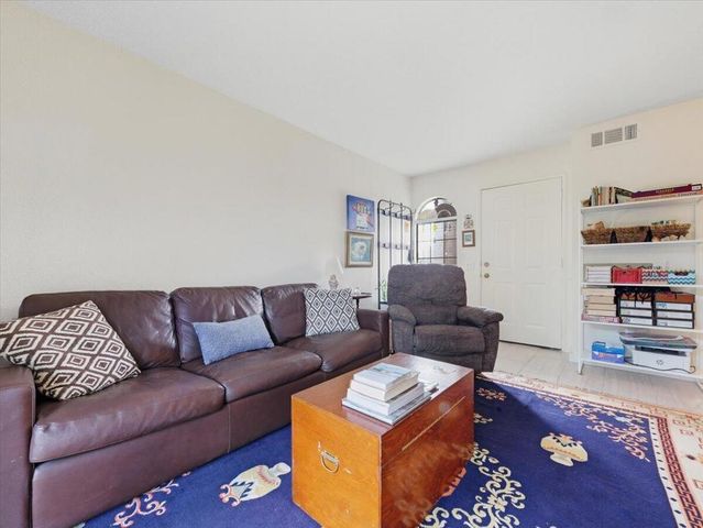 2001 Camino Parocela E O-107, Palm Springs, CA 92264