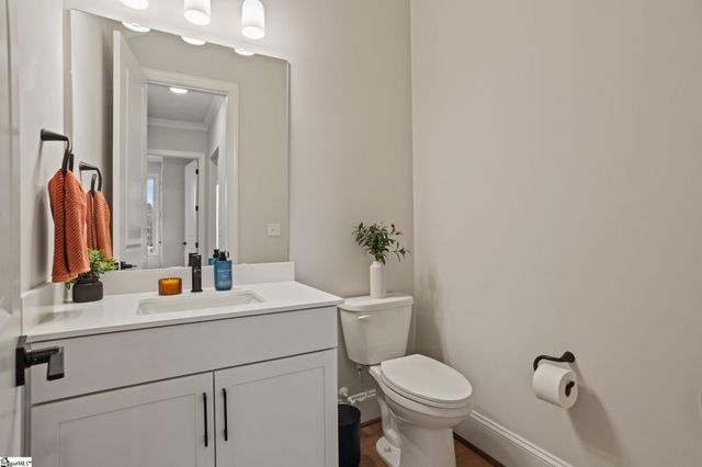 520 Rosedale Way, Seneca, SC 29672