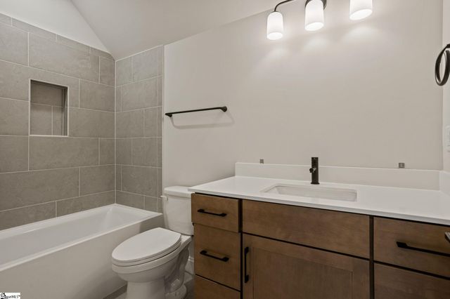 520 Rosedale Way, Seneca, SC 29672