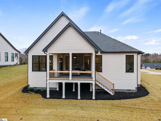 520 Rosedale Way, Seneca, SC 29672