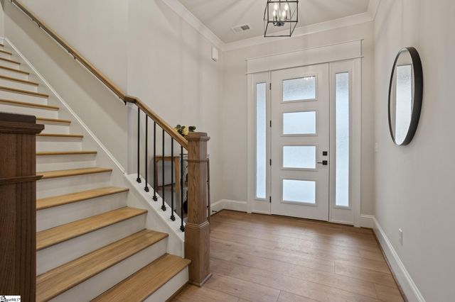 520 Rosedale Way, Seneca, SC 29672