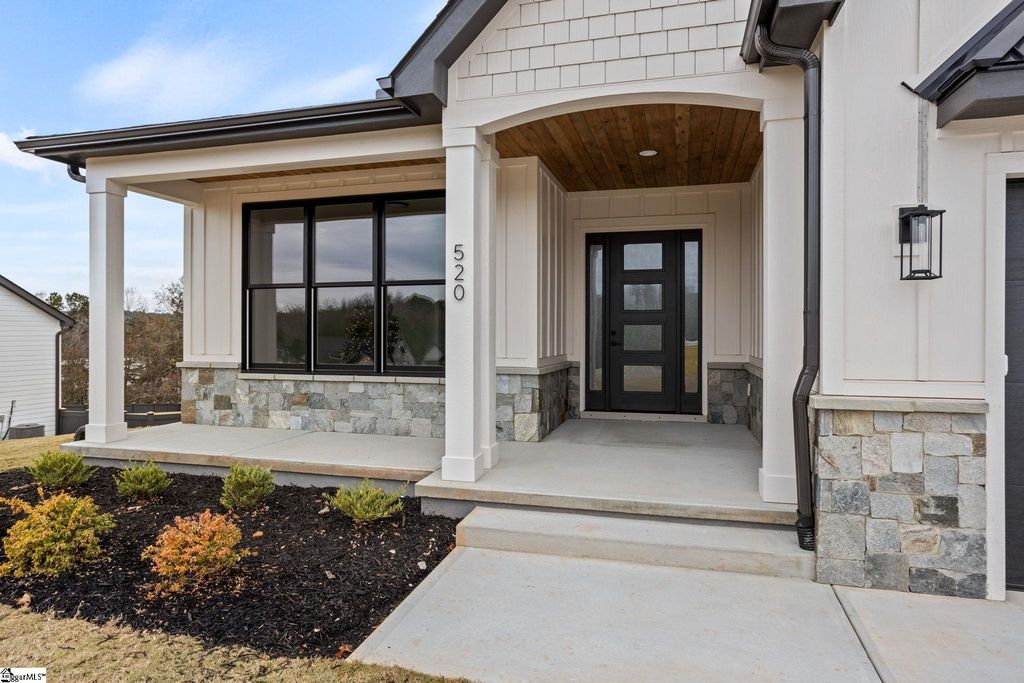 520 Rosedale Way, Seneca, SC 29672