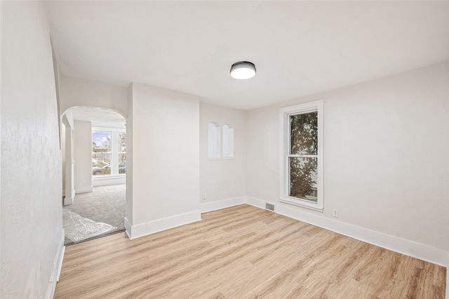 1124 Walker Street, Des Moines, IA 50316