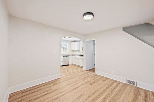 1124 Walker Street, Des Moines, IA 50316