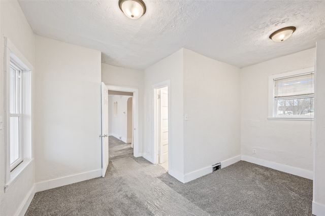 1124 Walker Street, Des Moines, IA 50316