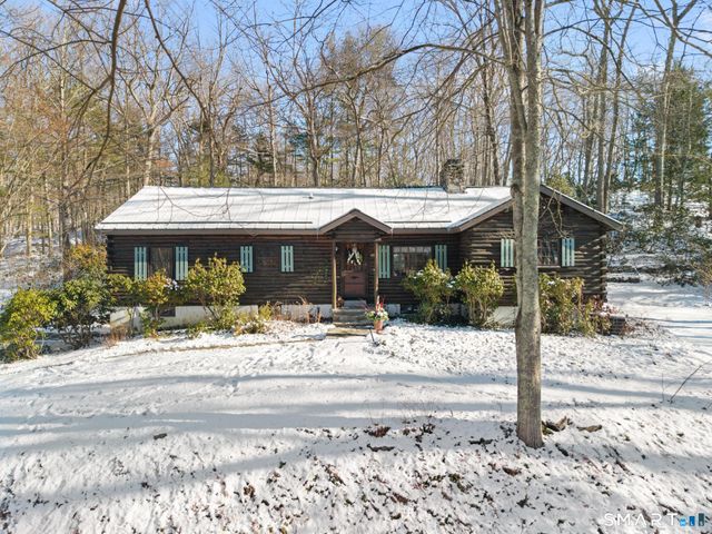 4 Rowledge Pond Road, Newtown, CT 06482