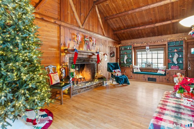 4 Rowledge Pond Road, Newtown, CT 06482