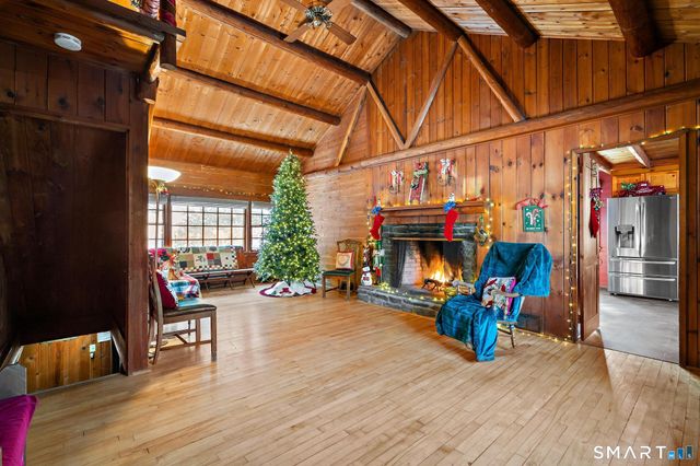 4 Rowledge Pond Road, Newtown, CT 06482