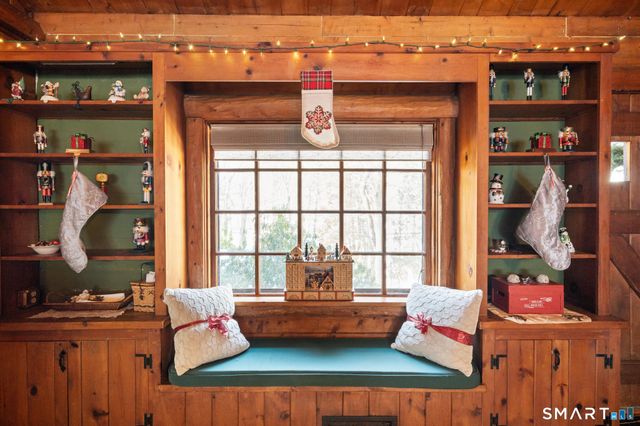 4 Rowledge Pond Road, Newtown, CT 06482