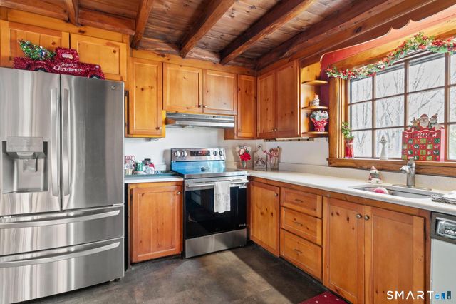 4 Rowledge Pond Road, Newtown, CT 06482