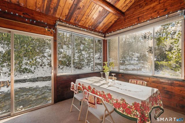 4 Rowledge Pond Road, Newtown, CT 06482