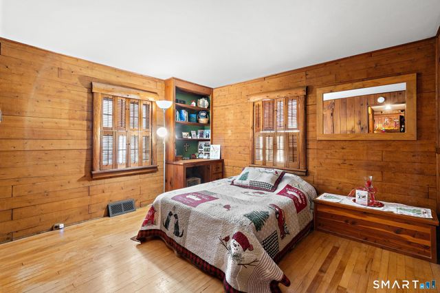 4 Rowledge Pond Road, Newtown, CT 06482