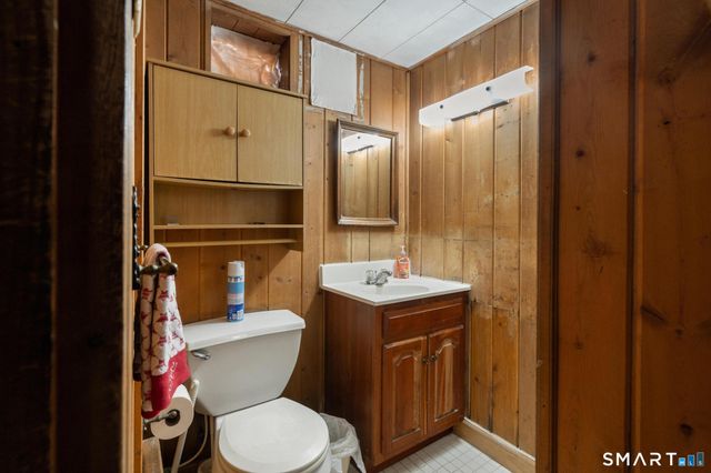 4 Rowledge Pond Road, Newtown, CT 06482