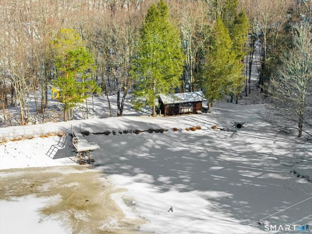 4 Rowledge Pond Road, Newtown, CT 06482