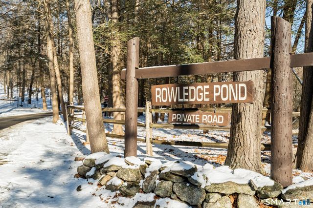 4 Rowledge Pond Road, Newtown, CT 06482