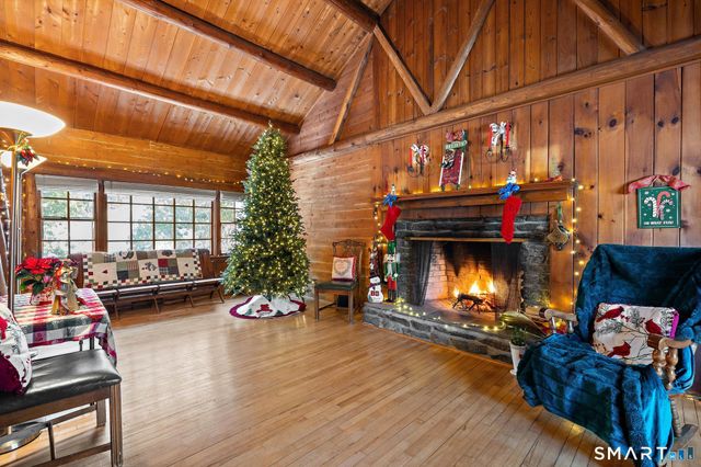 4 Rowledge Pond Road, Newtown, CT 06482