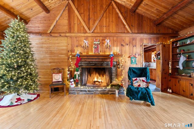 4 Rowledge Pond Road, Newtown, CT 06482