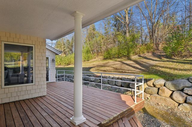 4160 Trillium Lane E, Mound, MN 55364