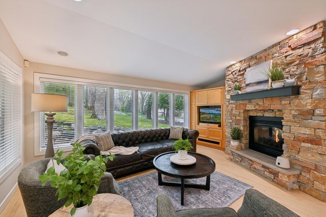 4160 Trillium Lane E, Mound, MN 55364
