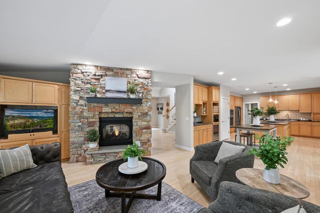 4160 Trillium Lane E, Mound, MN 55364