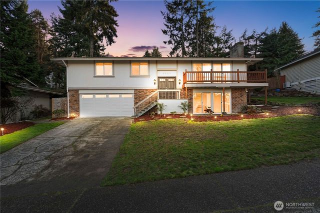 3907 SW 328th St, Federal Way, WA 98023