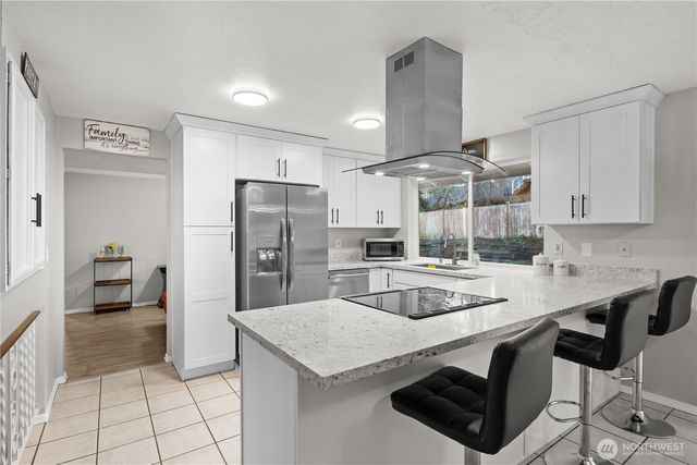 3907 SW 328th St, Federal Way, WA 98023