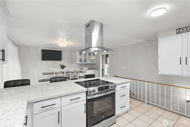 3907 SW 328th St, Federal Way, WA 98023