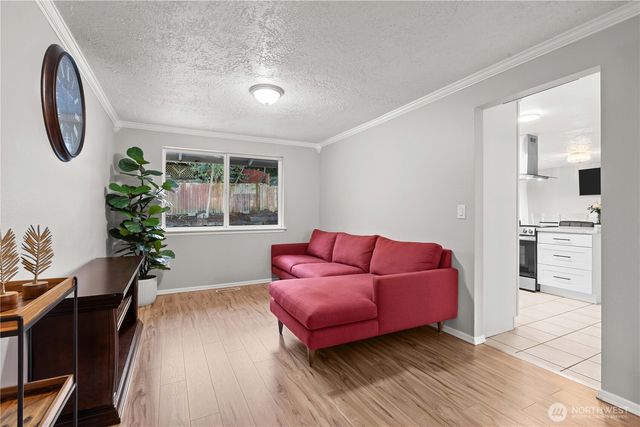 3907 SW 328th St, Federal Way, WA 98023