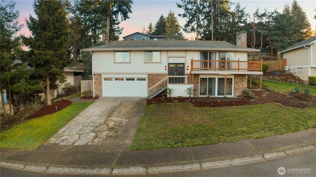 3907 SW 328th St, Federal Way, WA 98023