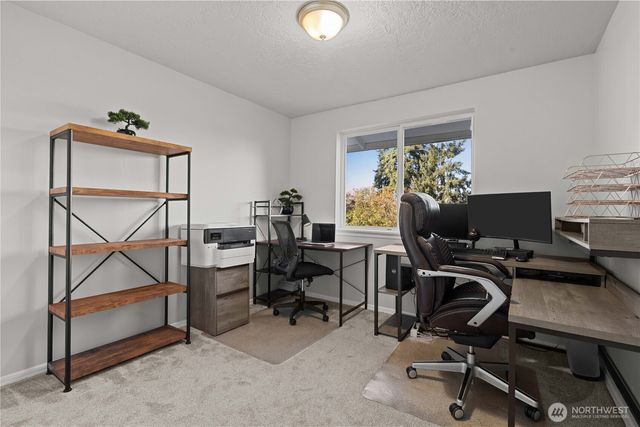 3907 SW 328th St, Federal Way, WA 98023