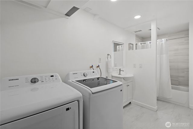 3907 SW 328th St, Federal Way, WA 98023