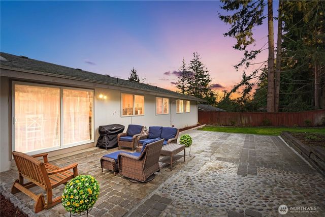 3907 SW 328th St, Federal Way, WA 98023