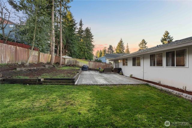 3907 SW 328th St, Federal Way, WA 98023