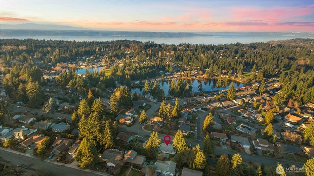 3907 SW 328th St, Federal Way, WA 98023