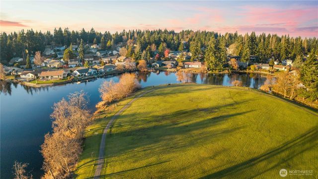 3907 SW 328th St, Federal Way, WA 98023