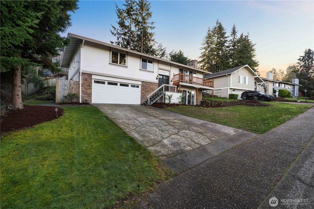 3907 SW 328th St, Federal Way, WA 98023