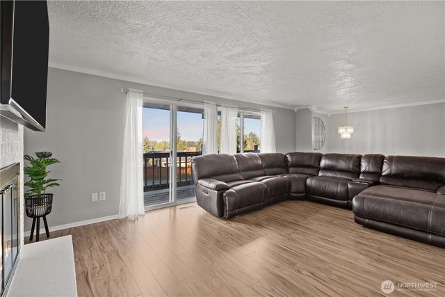 3907 SW 328th St, Federal Way, WA 98023