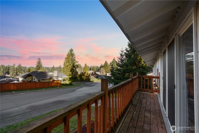 3907 SW 328th St, Federal Way, WA 98023