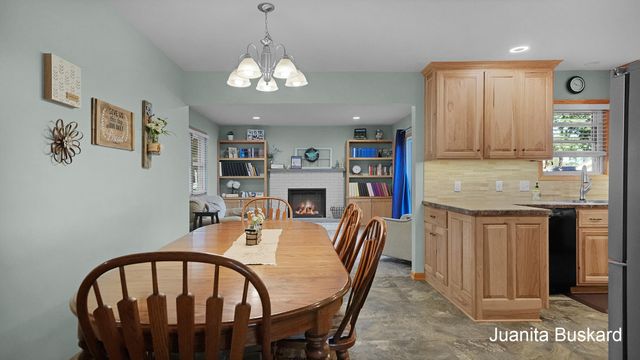 7719 Emberly Drive, Jenison, MI 49428